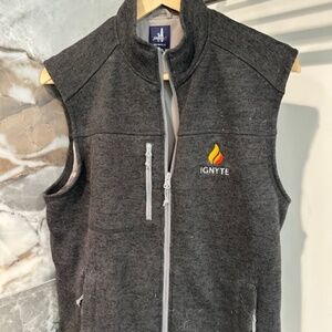 Insulated Zip up Vest Size Medium